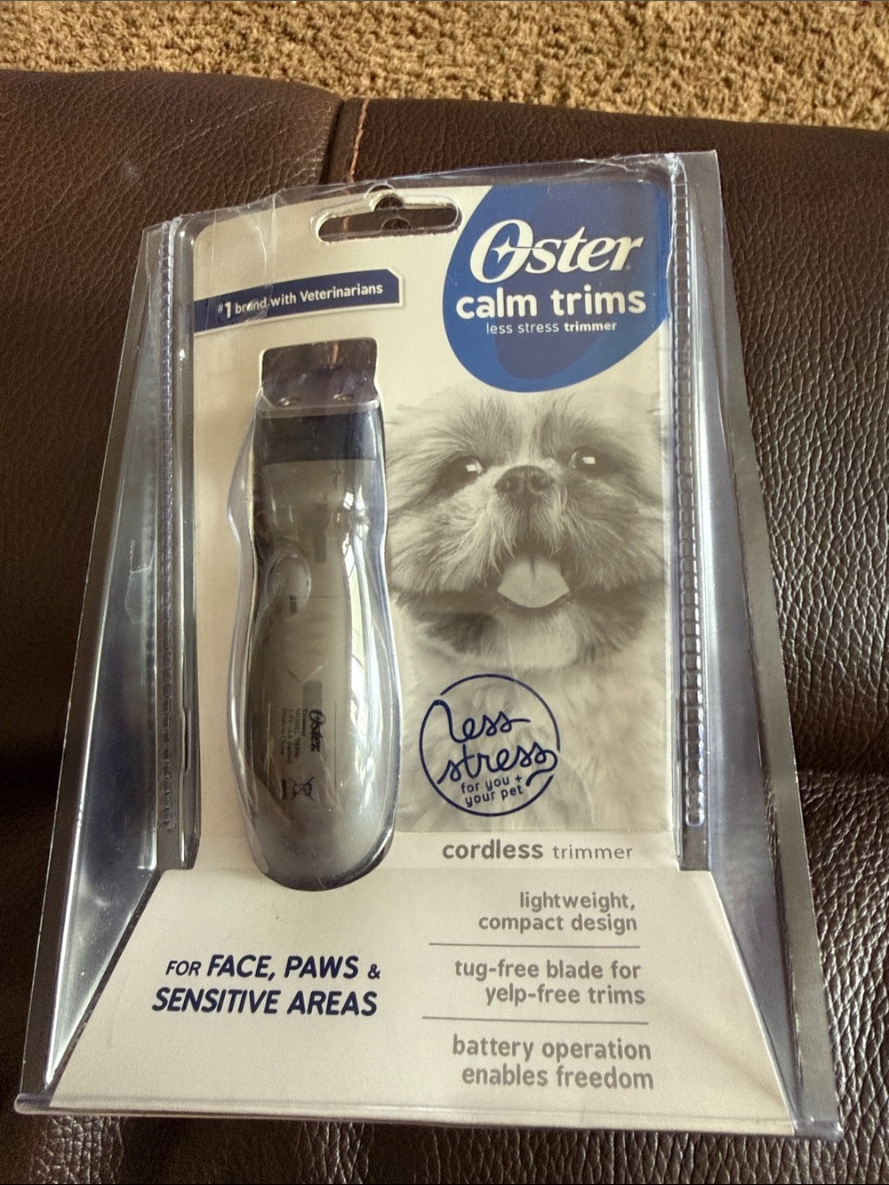 Oster Calm Trims Cordless Pet Trimmer in White and Blue.  Missing little brush.